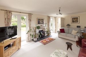 Sitting Room - click for photo gallery